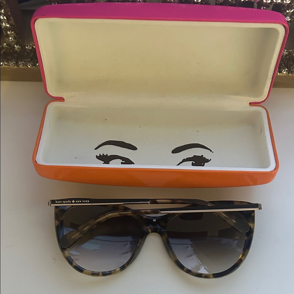 Kate Spade Black and Tortoise Sunglasses. Offers welcome - Picture 3 of 11